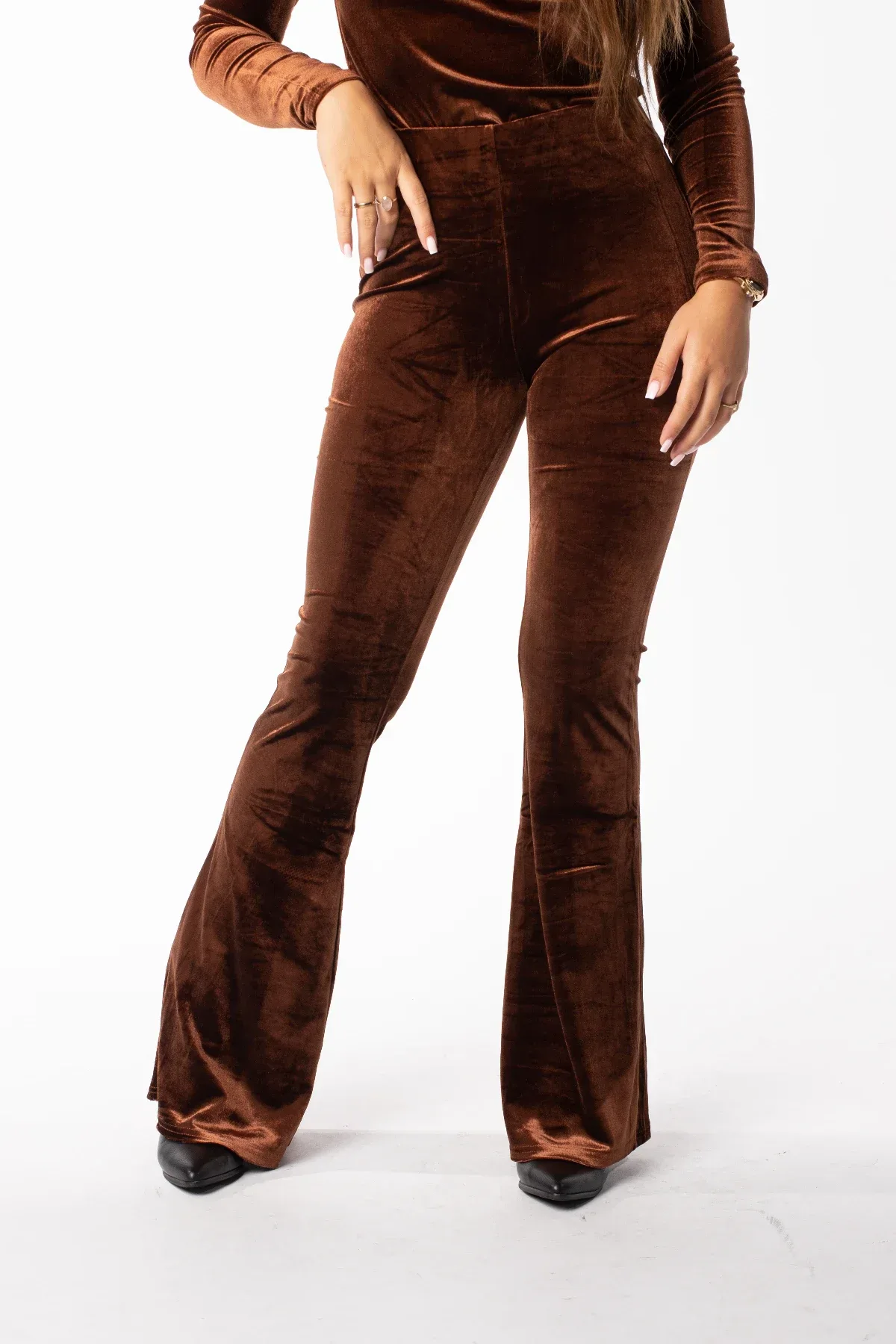 Flared velvet bruin