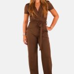 Jumpsuit met strikceintuur bruin