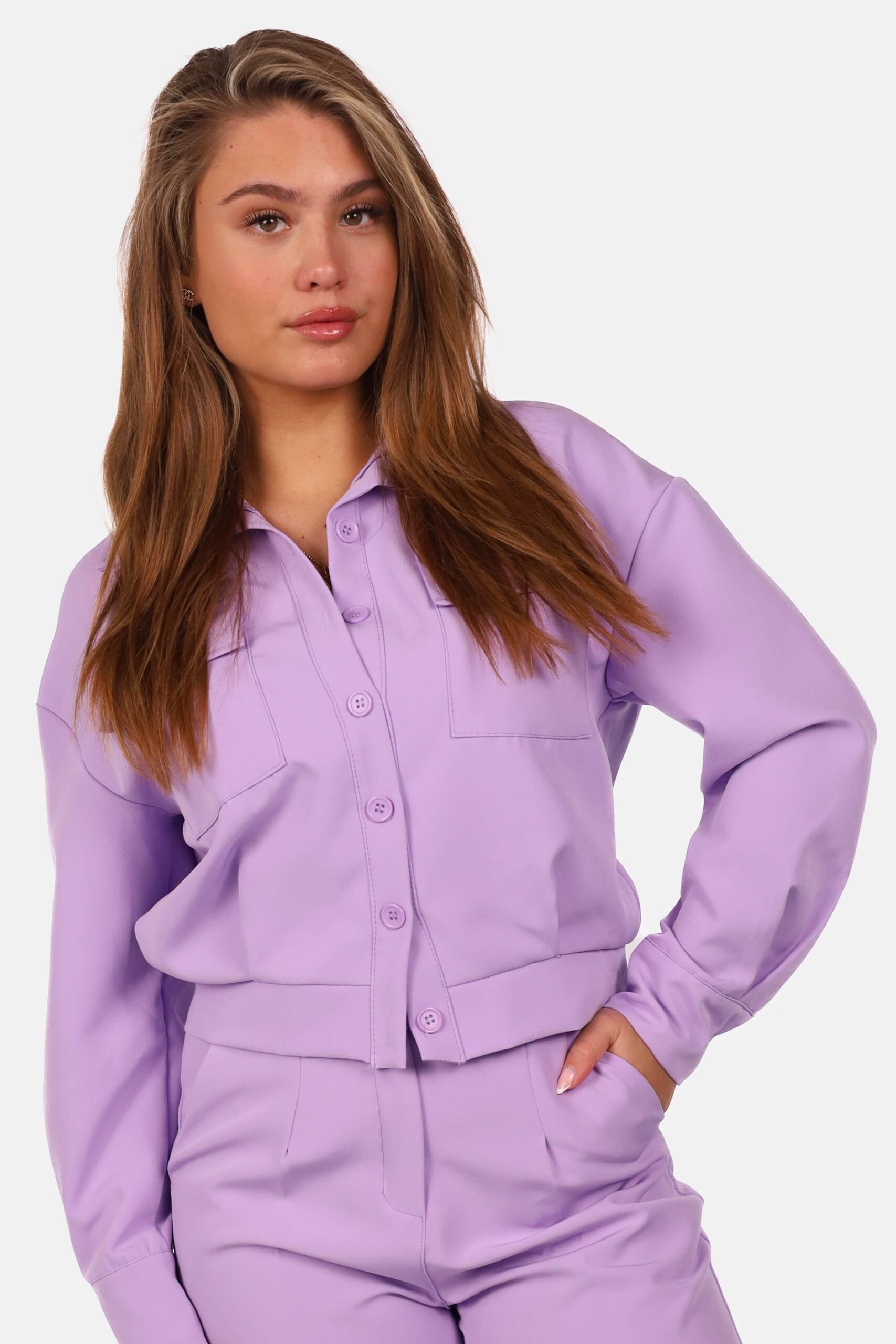 Kort jasje met knoopsluiting lila