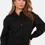 Kort jasje met knoopsluiting zwart