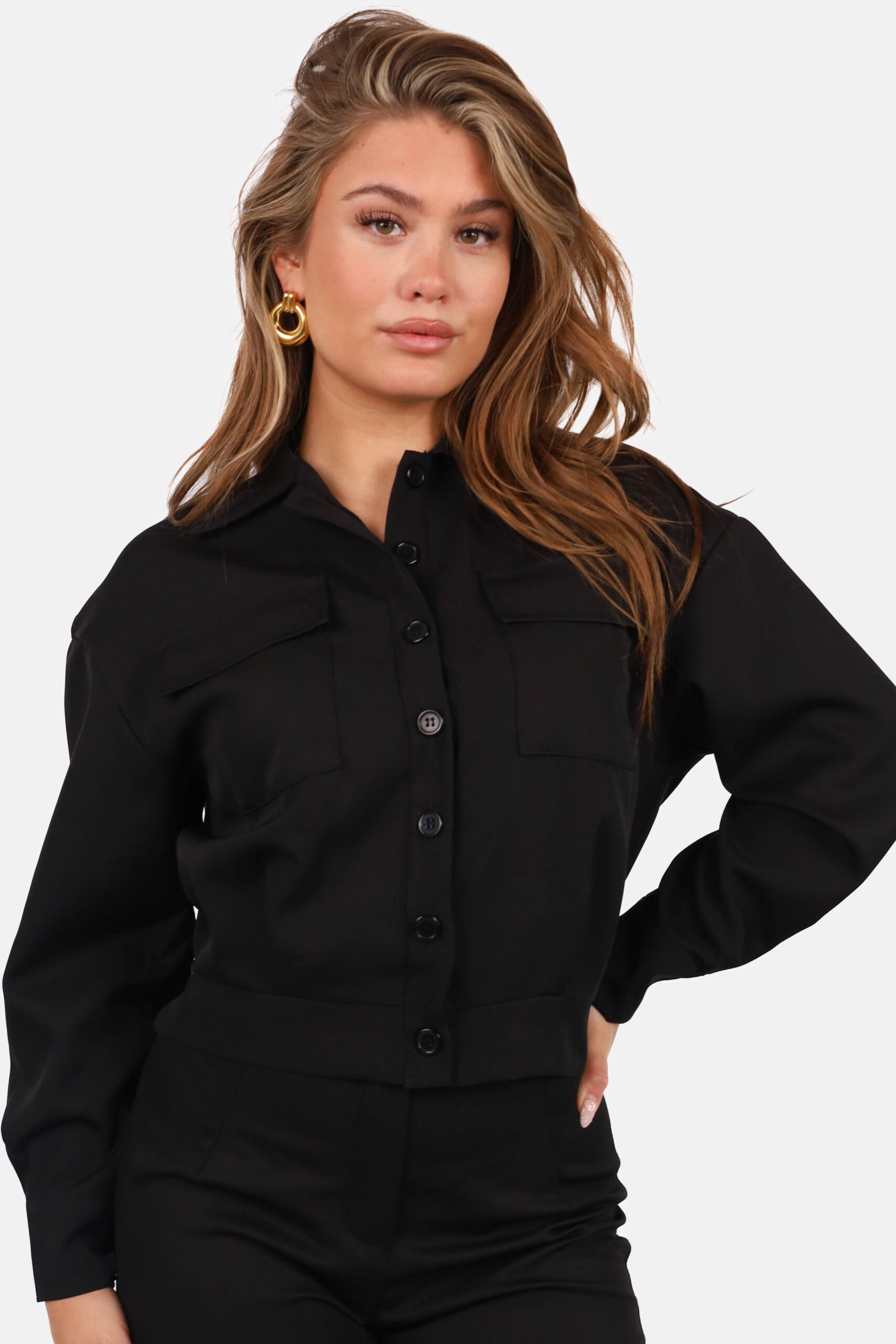 Kort jasje met knoopsluiting zwart