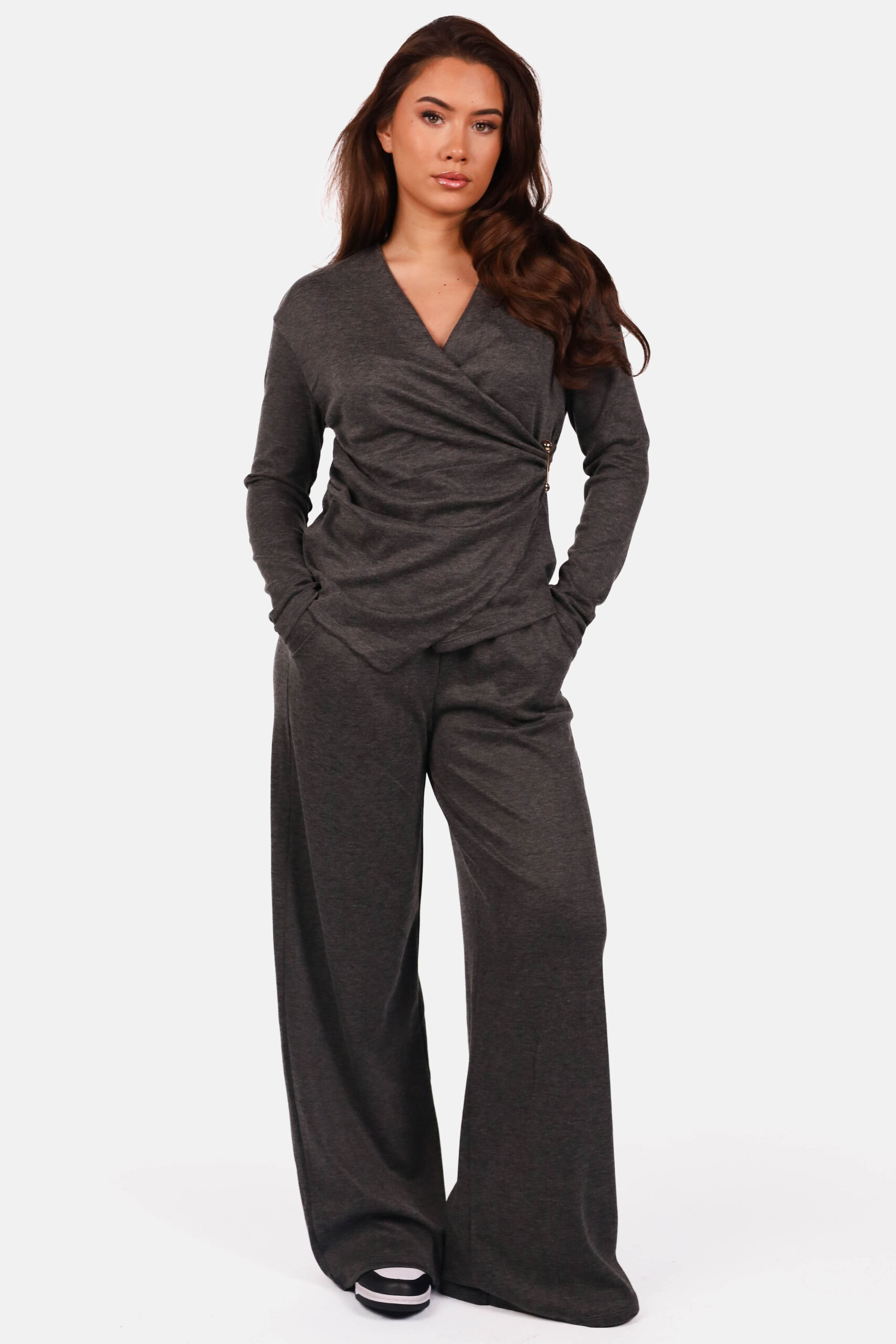 Set met top met sierclip en wide fit broek donkergrijs