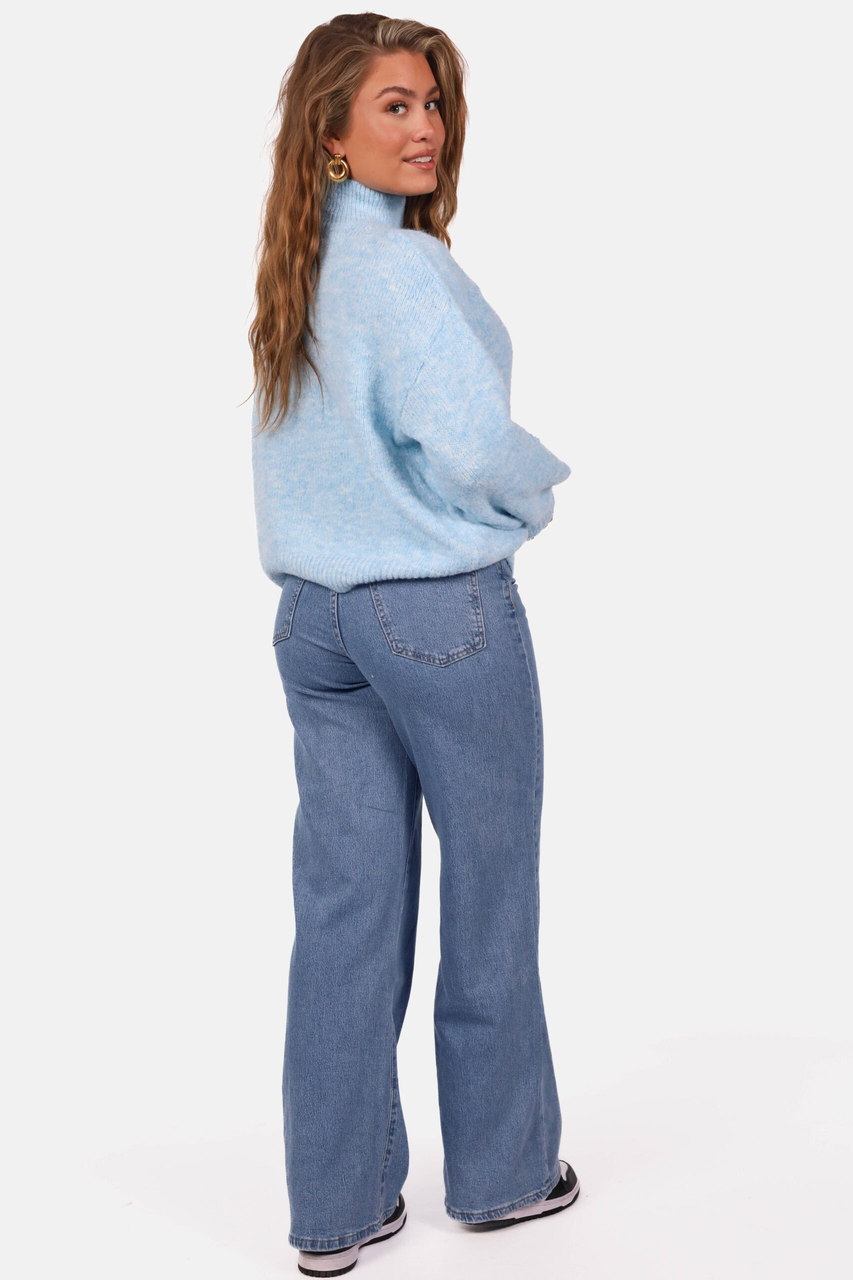 Zachte wolblend trui met opstaande hals lichtblauw - Afbeelding 6